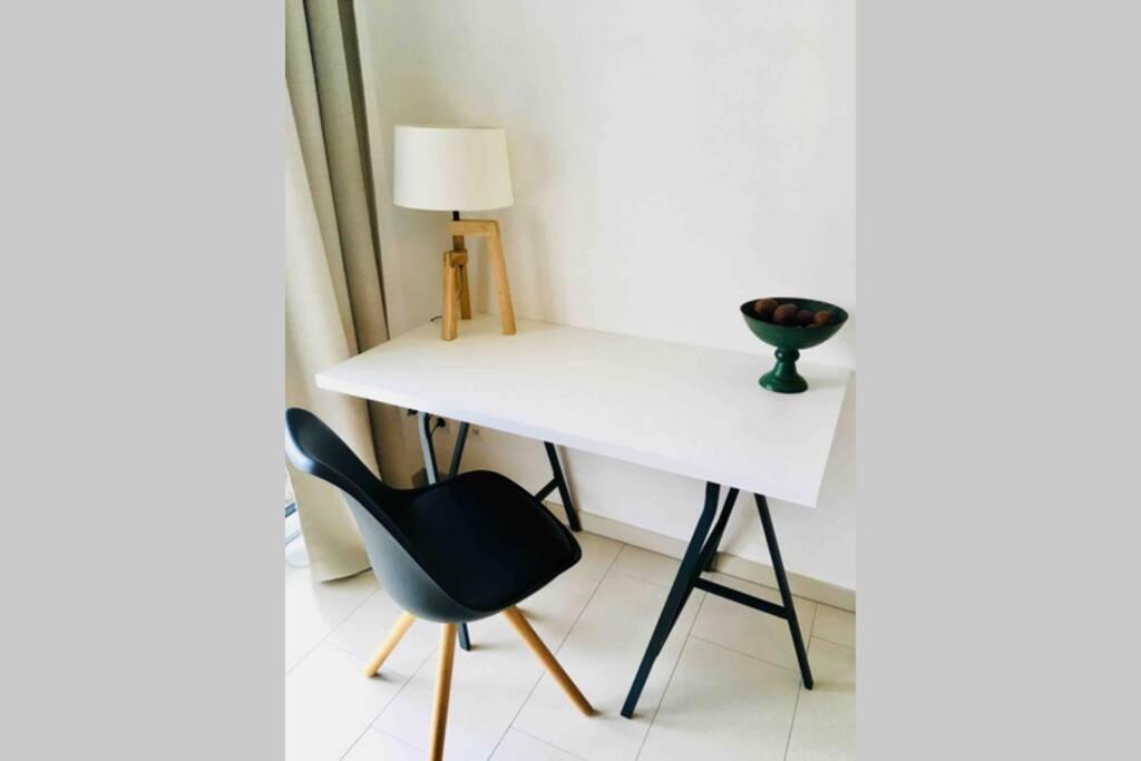 Large Family Retro Flat In City Center- Large Terrace & Garden View, Free Parking Luxembourg Bagian luar foto