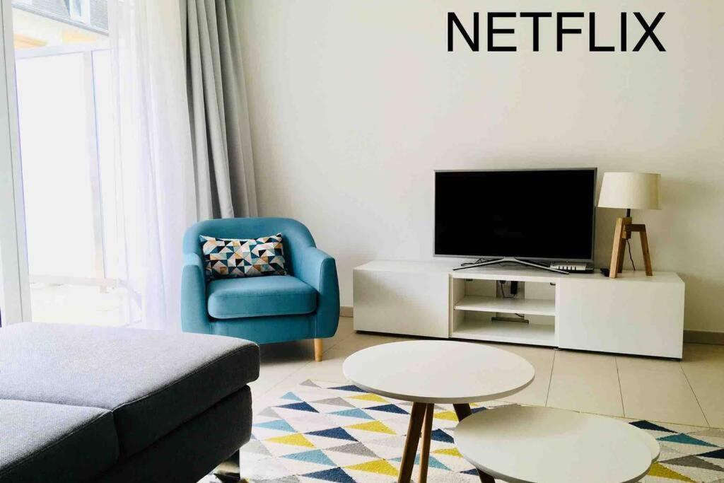 Large Family Retro Flat In City Center- Large Terrace & Garden View, Free Parking Luxembourg Bagian luar foto