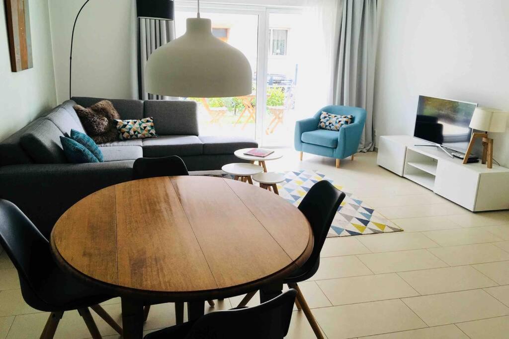 Large Family Retro Flat In City Center- Large Terrace & Garden View, Free Parking Luxembourg Bagian luar foto